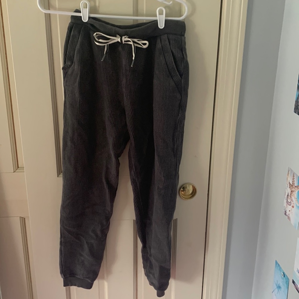 Aerie sweatpants *NEVER WORN WITH TAGS*